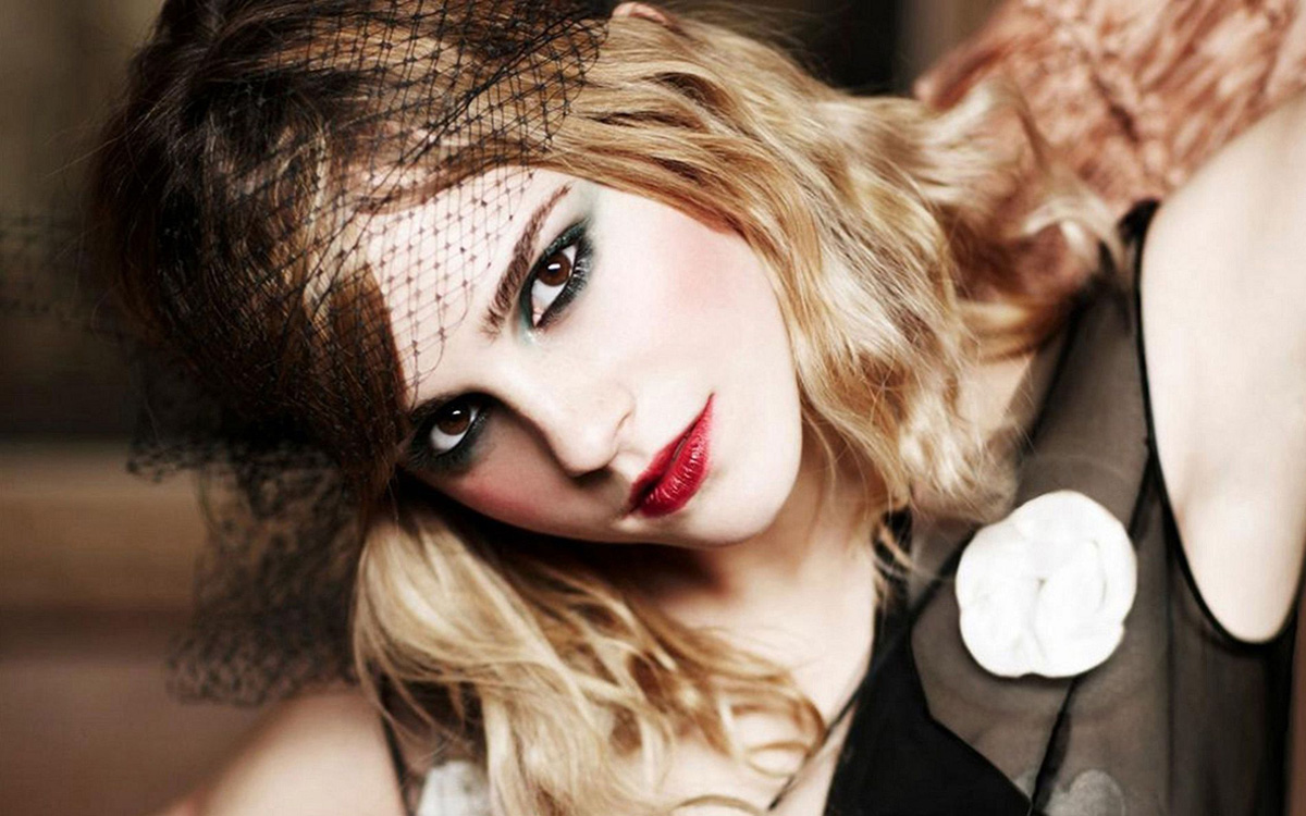 エマ ワトソン Emma Watson 24歳にして既にベテラン 美しさと貫録を持った女優に サイバーネット神戸公式サイト